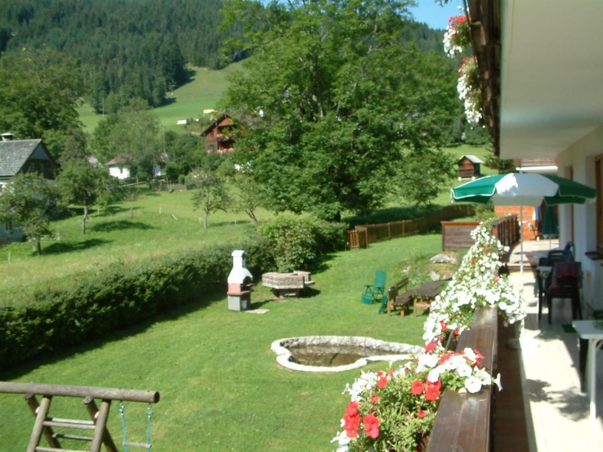 Appartementen Haus Bergblick Gosau Exterior photo